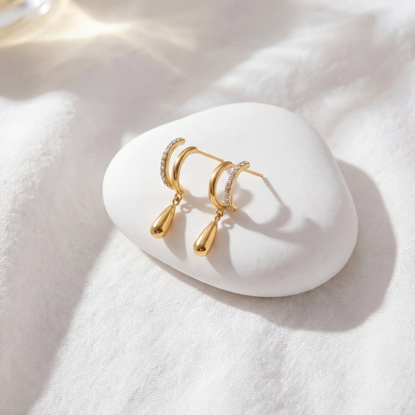 Zayé Pendant Earrings