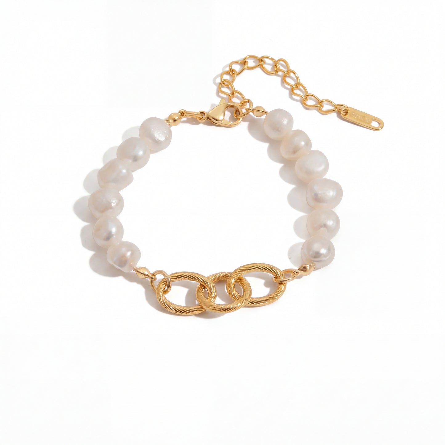 Elara Pearl Bracelet
