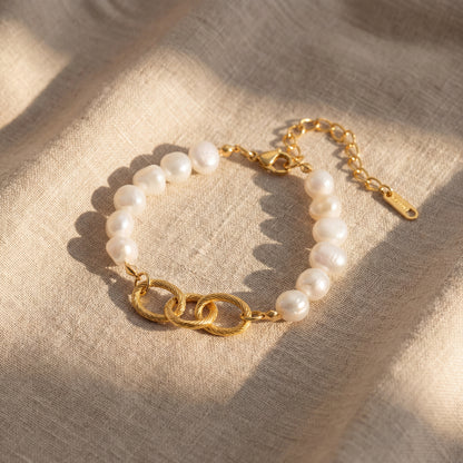 Elara Pearl Bracelet