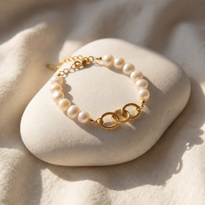 Elara Pearl Bracelet