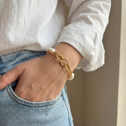 Elara Pearl Bracelet