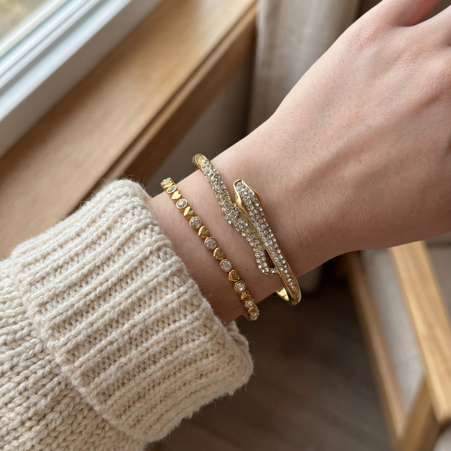 Valora Heart Bangle
