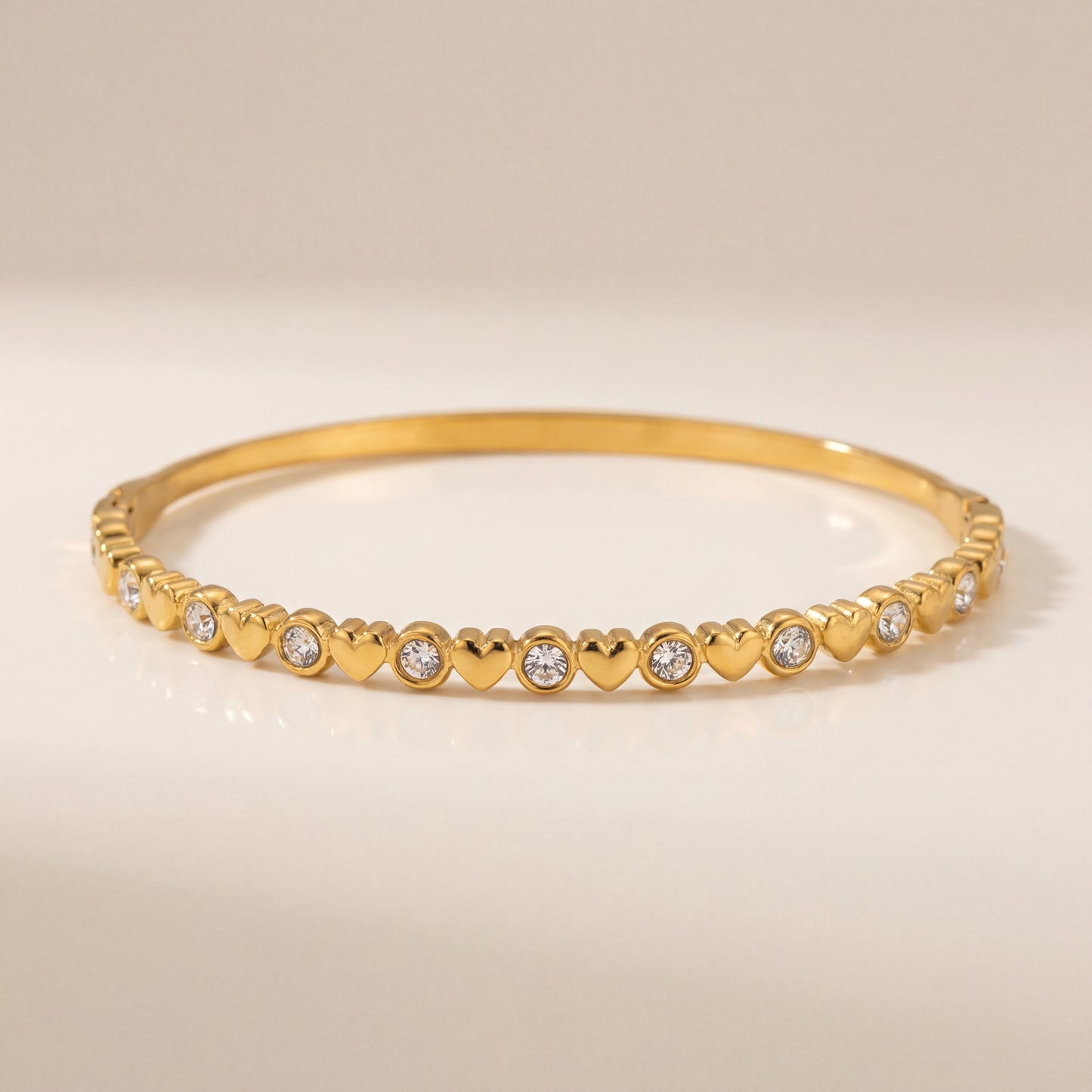 Valora Heart Bangle