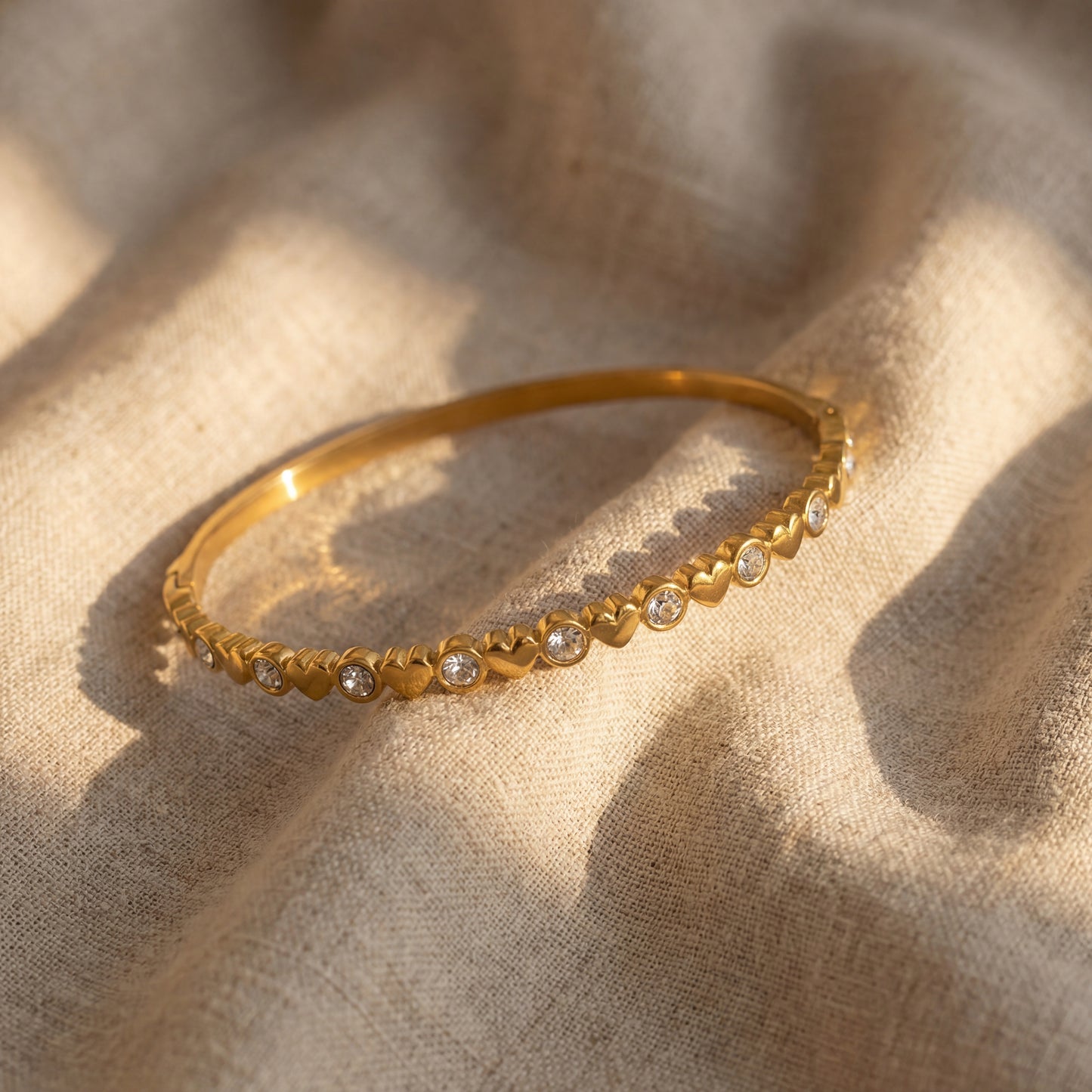 Valora Heart Bangle