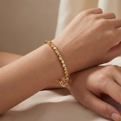 Valora Heart Bangle